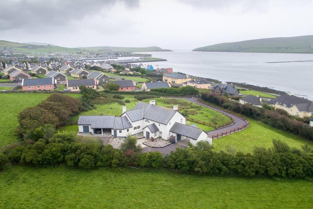 Country Setting In The Middle Of Dingle Town. Villa Exterior photo